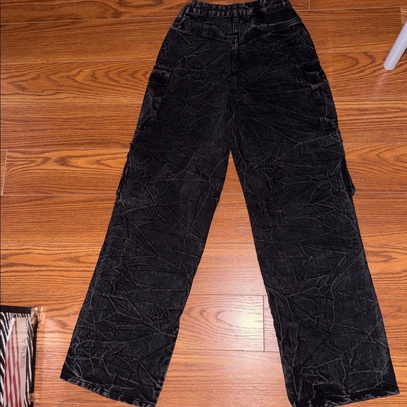 Acid Wash Cargo Jeans - Picture 5 of 6